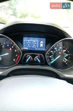Внедорожник / Кроссовер Ford Escape 2014 в 