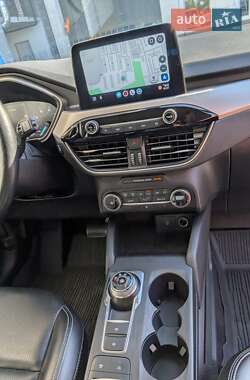 Внедорожник / Кроссовер Ford Escape 2019 в 