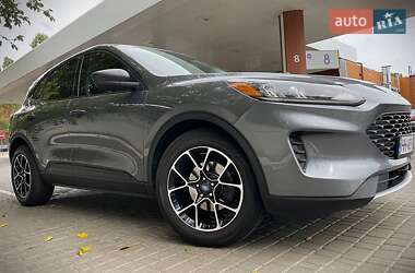 Внедорожник / Кроссовер Ford Escape 2021 в 
