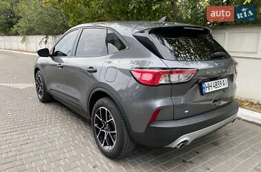 Внедорожник / Кроссовер Ford Escape 2021 в 