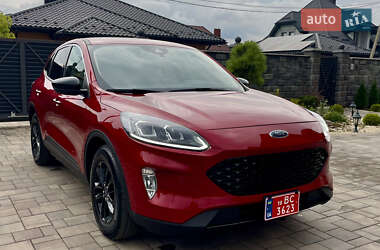 Внедорожник / Кроссовер Ford Escape 2020 в 