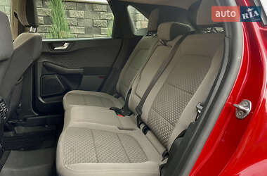 Внедорожник / Кроссовер Ford Escape 2020 в 
