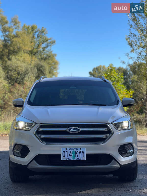 Внедорожник / Кроссовер Ford Escape 2017 в 