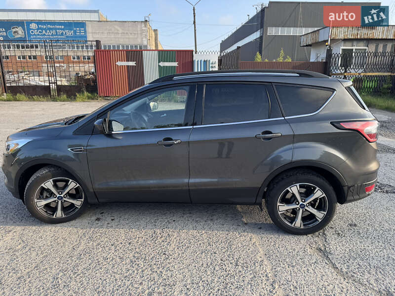 Внедорожник / Кроссовер Ford Escape 2016 в Львове