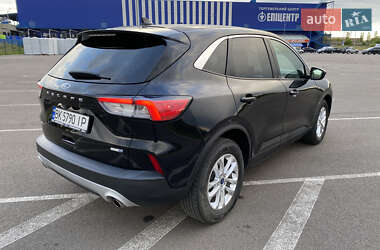 Внедорожник / Кроссовер Ford Escape 2020 в 
