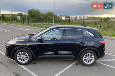 Внедорожник / Кроссовер Ford Escape 2020 в 
