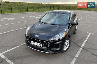 Внедорожник / Кроссовер Ford Escape 2020 в 