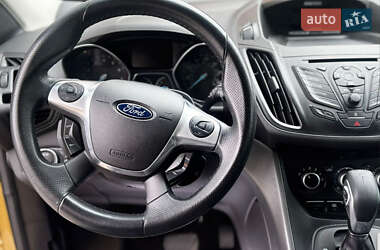 Внедорожник / Кроссовер Ford Escape 2014 в 