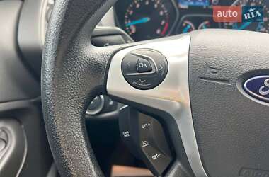 Внедорожник / Кроссовер Ford Escape 2016 в 