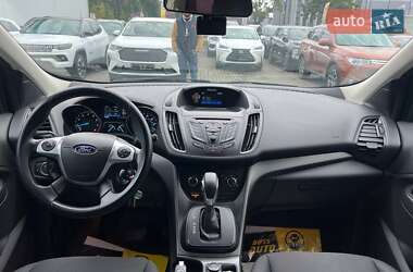 Внедорожник / Кроссовер Ford Escape 2016 в 
