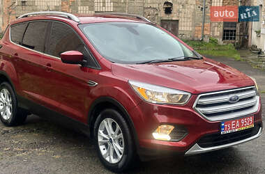Внедорожник / Кроссовер Ford Escape 2019 в 