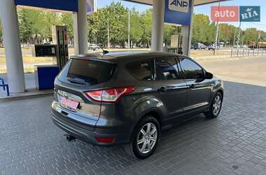 Внедорожник / Кроссовер Ford Escape 2016 в 
