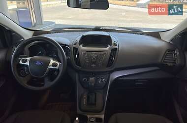 Внедорожник / Кроссовер Ford Escape 2016 в 