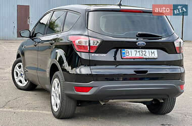 Внедорожник / Кроссовер Ford Escape 2017 в 