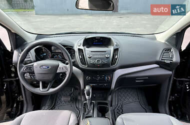 Внедорожник / Кроссовер Ford Escape 2017 в 
