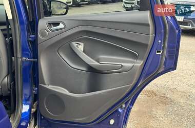 Внедорожник / Кроссовер Ford Escape 2015 в 