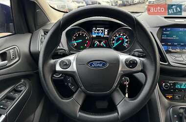 Внедорожник / Кроссовер Ford Escape 2015 в 