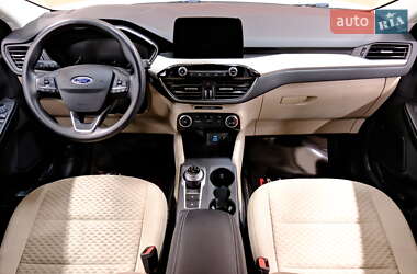Внедорожник / Кроссовер Ford Escape 2021 в 