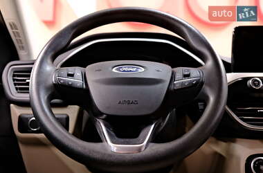 Внедорожник / Кроссовер Ford Escape 2021 в 