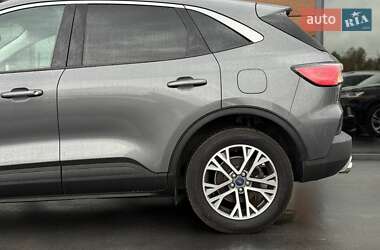Внедорожник / Кроссовер Ford Escape 2021 в 