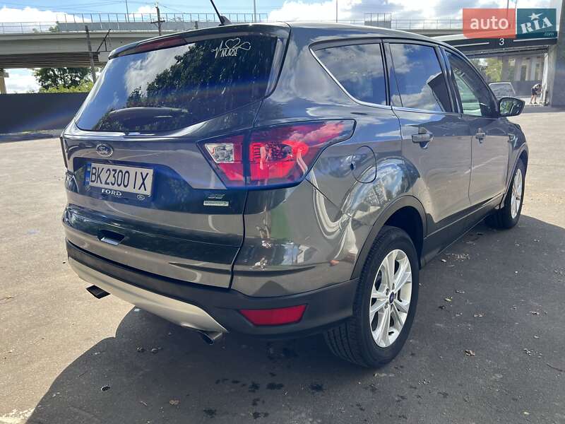 Внедорожник / Кроссовер Ford Escape 2018 в Киеве
