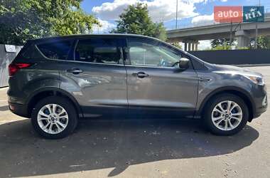 Позашляховик / Кросовер Ford Escape 2018 в 