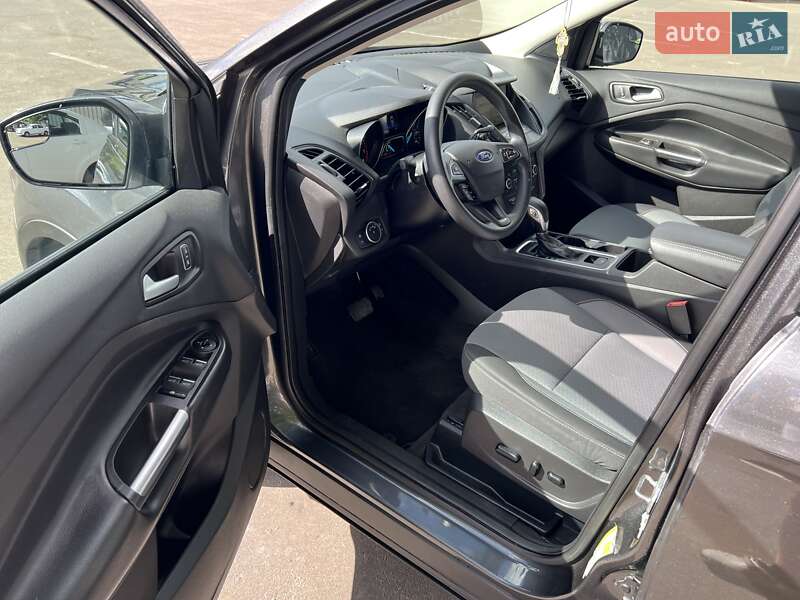 Внедорожник / Кроссовер Ford Escape 2018 в Киеве