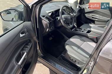 Позашляховик / Кросовер Ford Escape 2018 в 
