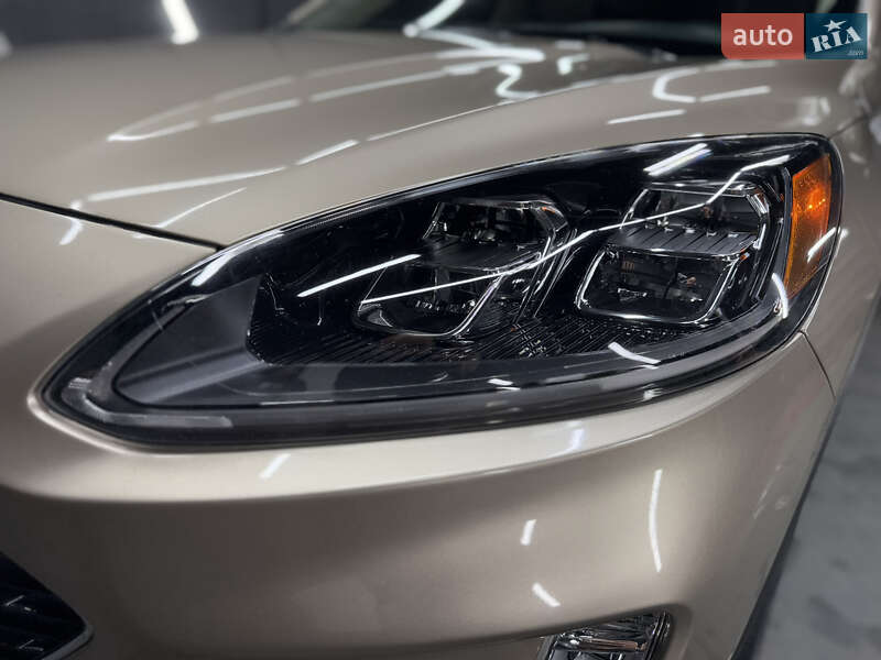 Внедорожник / Кроссовер Ford Escape 2020 в Киеве