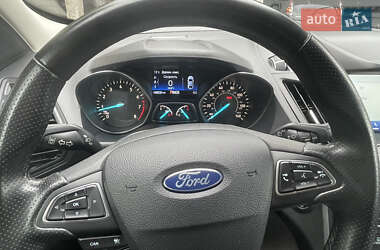 Внедорожник / Кроссовер Ford Escape 2019 в 