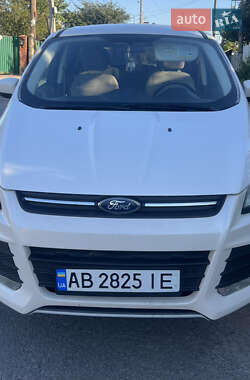 Позашляховик / Кросовер Ford Escape 2015 в 