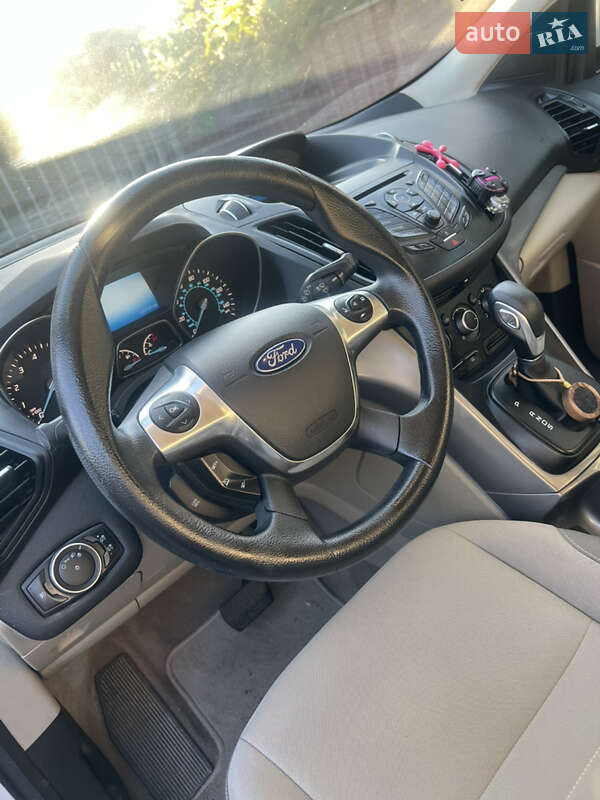 Внедорожник / Кроссовер Ford Escape 2015 в Виннице
