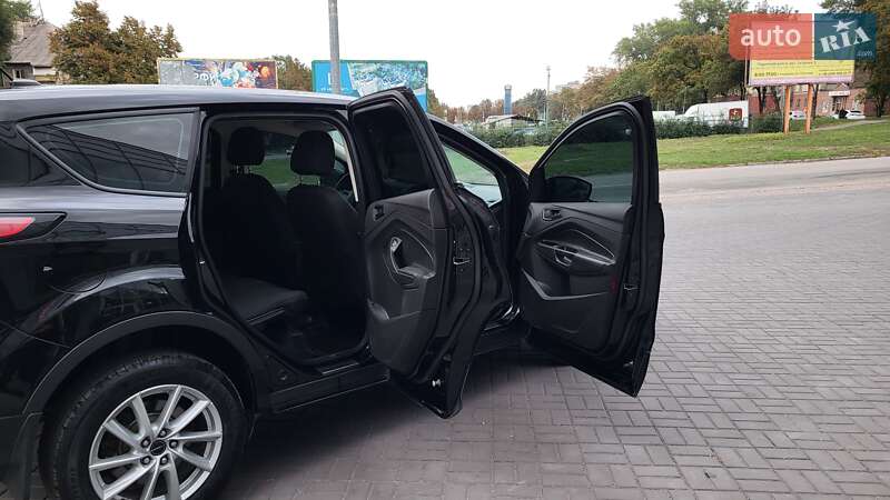 Внедорожник / Кроссовер Ford Escape 2017 в Каменском