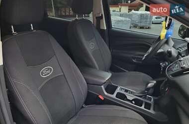 Внедорожник / Кроссовер Ford Escape 2017 в 