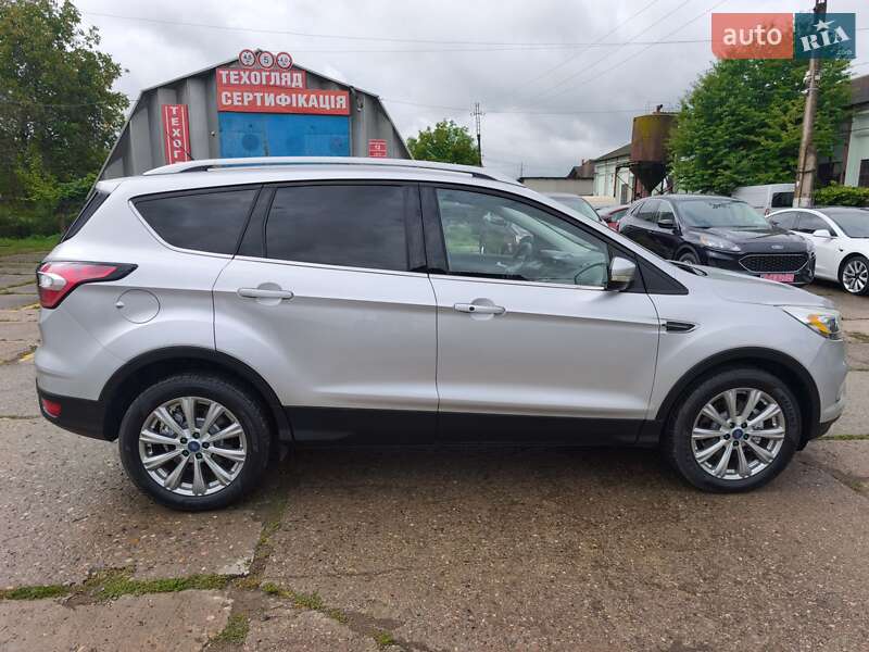 Внедорожник / Кроссовер Ford Escape 2017 в Стрые