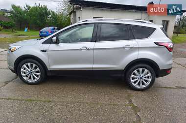 Внедорожник / Кроссовер Ford Escape 2017 в 