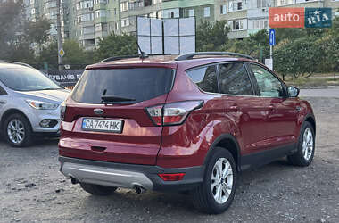 Внедорожник / Кроссовер Ford Escape 2017 в 
