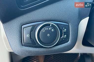 Внедорожник / Кроссовер Ford Escape 2014 в 