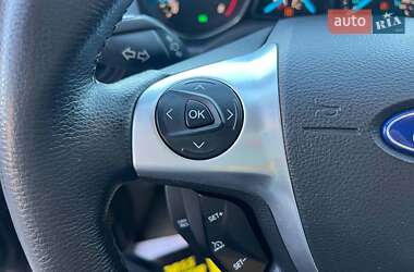 Внедорожник / Кроссовер Ford Escape 2014 в 