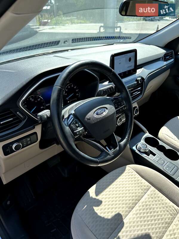 Внедорожник / Кроссовер Ford Escape 2021 в Кременчуге