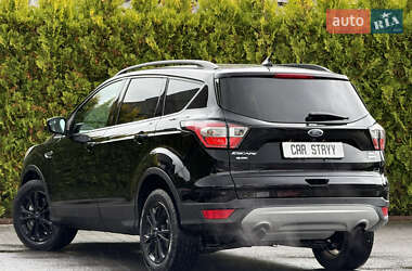 Внедорожник / Кроссовер Ford Escape 2018 в 