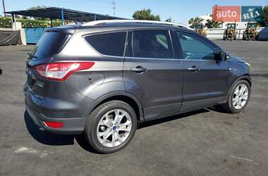Внедорожник / Кроссовер Ford Escape 2015 в 
