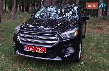 Позашляховик / Кросовер Ford Escape 2017 в 