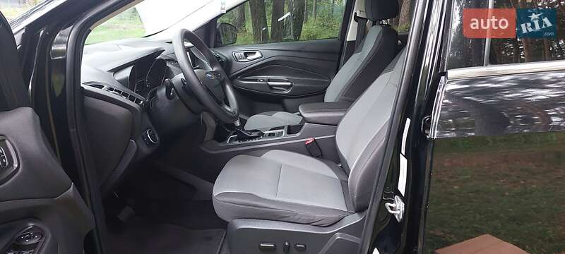 Позашляховик / Кросовер Ford Escape 2017 в Дубні