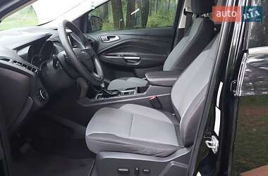Позашляховик / Кросовер Ford Escape 2017 в 