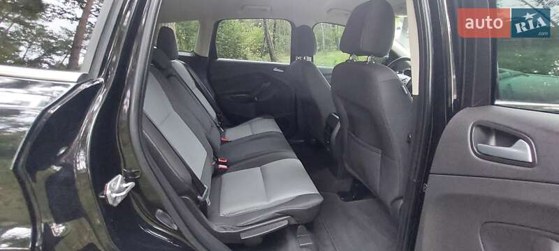 Позашляховик / Кросовер Ford Escape 2017 в Дубні