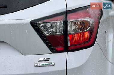 Внедорожник / Кроссовер Ford Escape 2017 в 