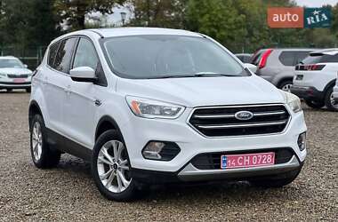 Внедорожник / Кроссовер Ford Escape 2017 в 