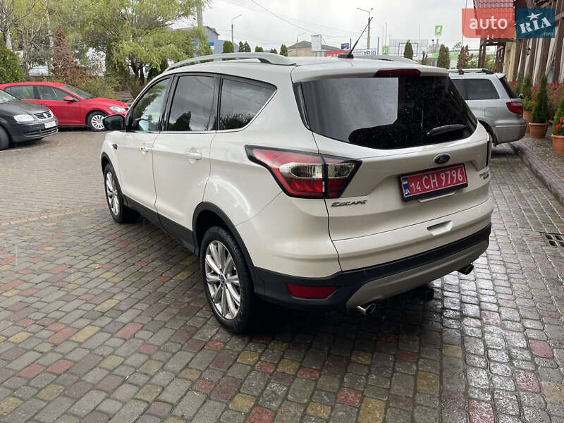 Внедорожник / Кроссовер Ford Escape 2017 в Ивано-Франковске