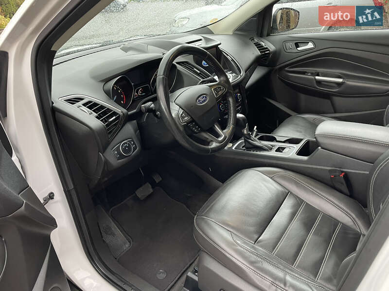 Внедорожник / Кроссовер Ford Escape 2017 в Ивано-Франковске